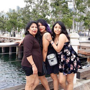 Meet your Posher, Emperatriz